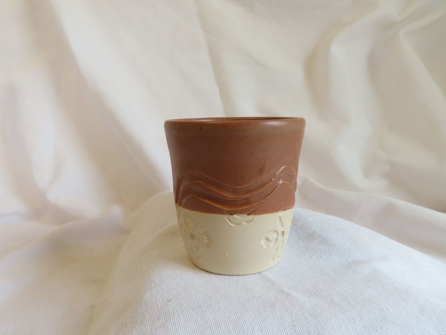 Carved Mug in Hazelnut Satin